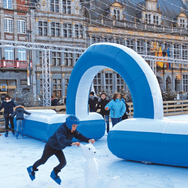 Petite patinoire synthétique