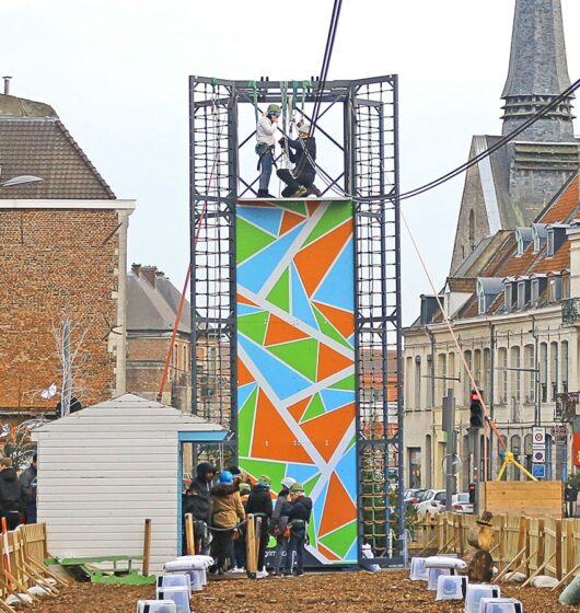 Mur d'escalade et tyrolienne