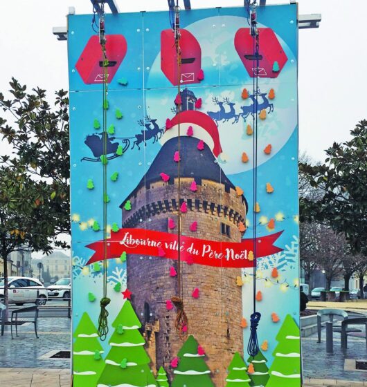 Mur d'escalade au thème Noël